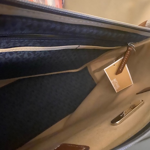 Sold!!! - Picture 3 of 5